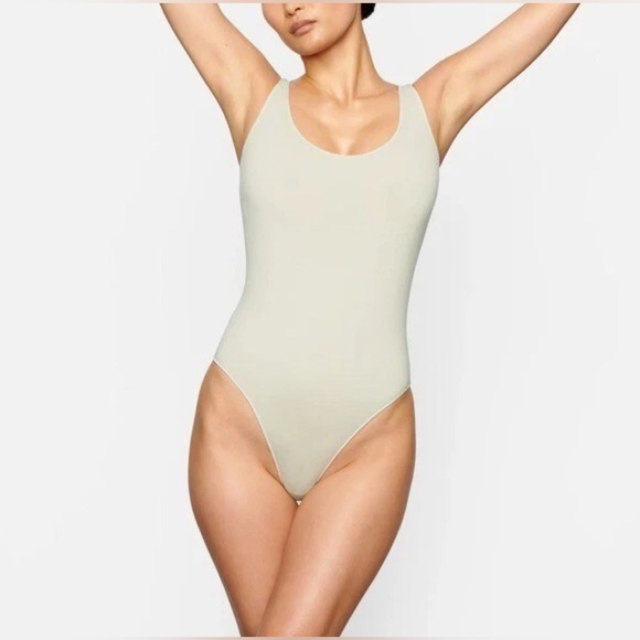 SKIMS Smoothing Seamless Tank Snap Bodysuit Light Green Size L/XL - Picture 1 of 9